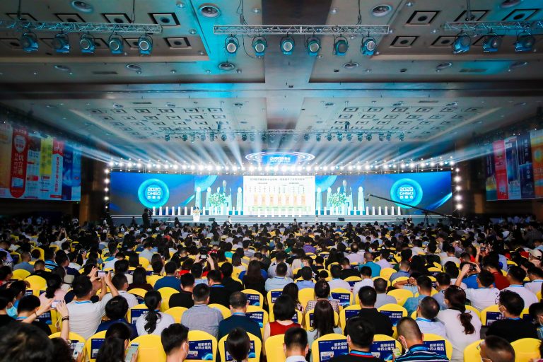 秋霞鲁丝片Av无码少妇